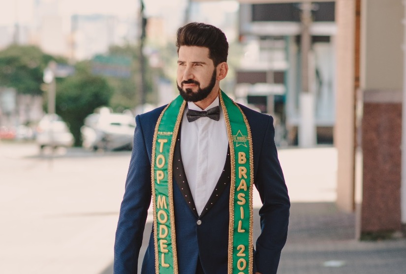 Léo representa Santa Catarina pelo mundo (Foto: Arquivo pessoal)